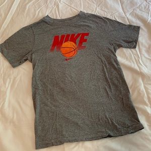 Nike Boys Sportswear Graphic Tee Large